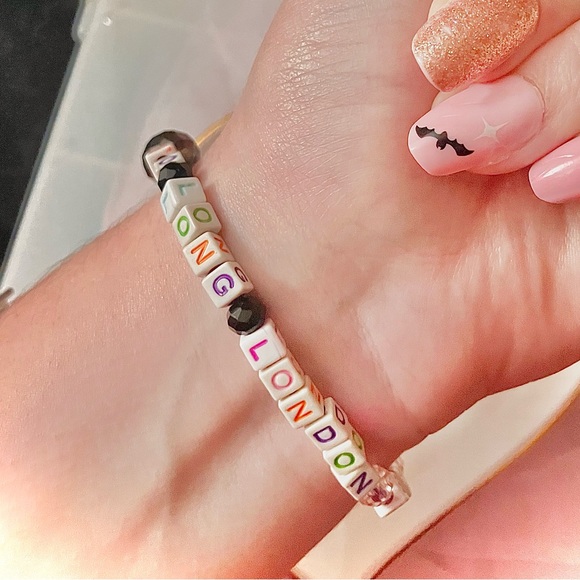 BUY1GET1FREE
The Tortured Poets Department friendship bracelet - Picture 7 of 7